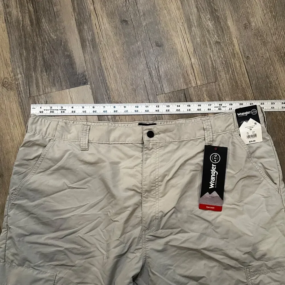 Wrangler Men’s ATG Cargo Shorts 9” Performance Elastic Waist Light Khaki Size 44